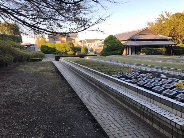 ペット霊園　湘南ペットメモリーランド個別墓地：花の聖地