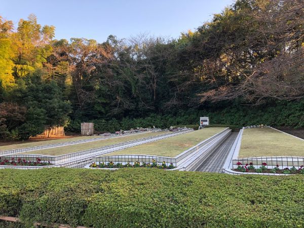 ペット霊園　湘南ペットメモリーランド個別墓地：花の聖地